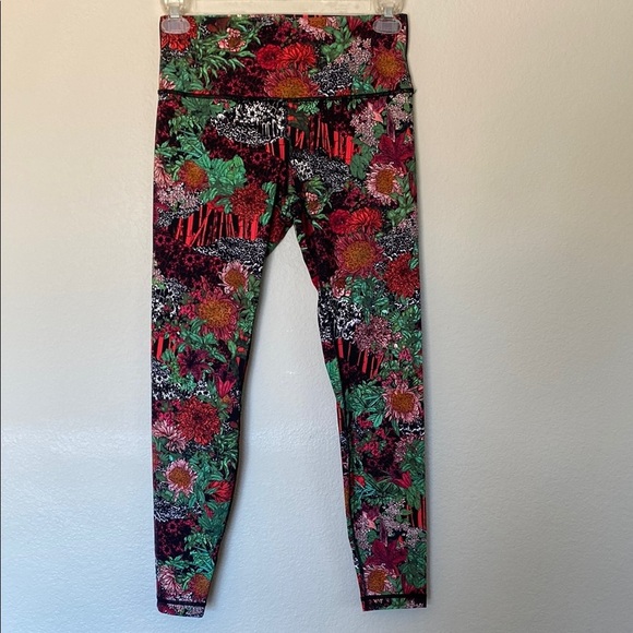 Lululemon Wunder Under high rise women’s 10 Zen Garden Multi EUC - Picture 1 of 5